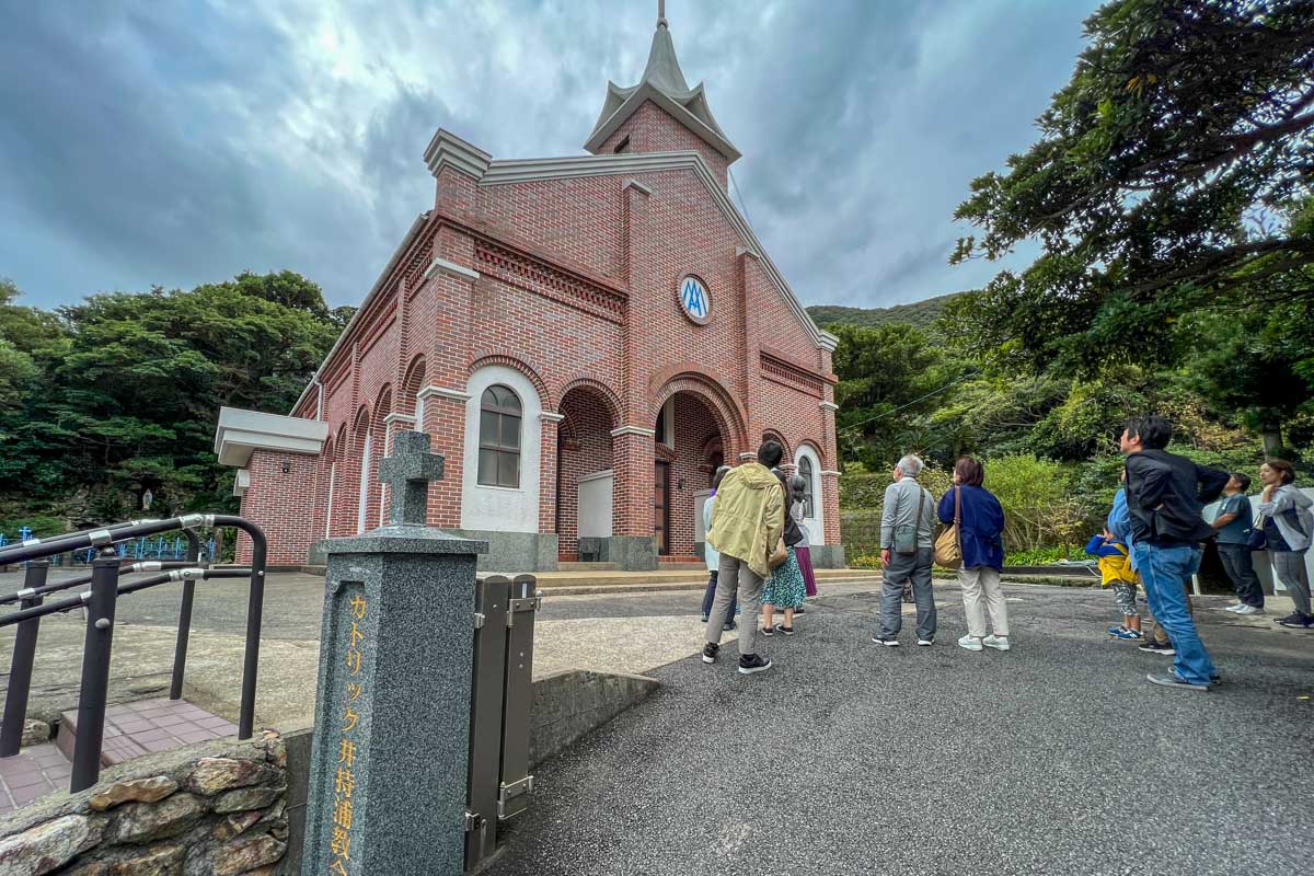 1897年に創建された「井持浦教会」。五島で最初のレンガ建築による教会堂です