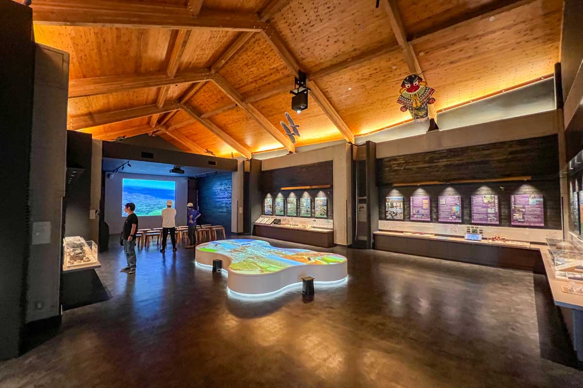 ビジターセンターの館内では五島列島の誕生、自然、歴史などを知ることができます