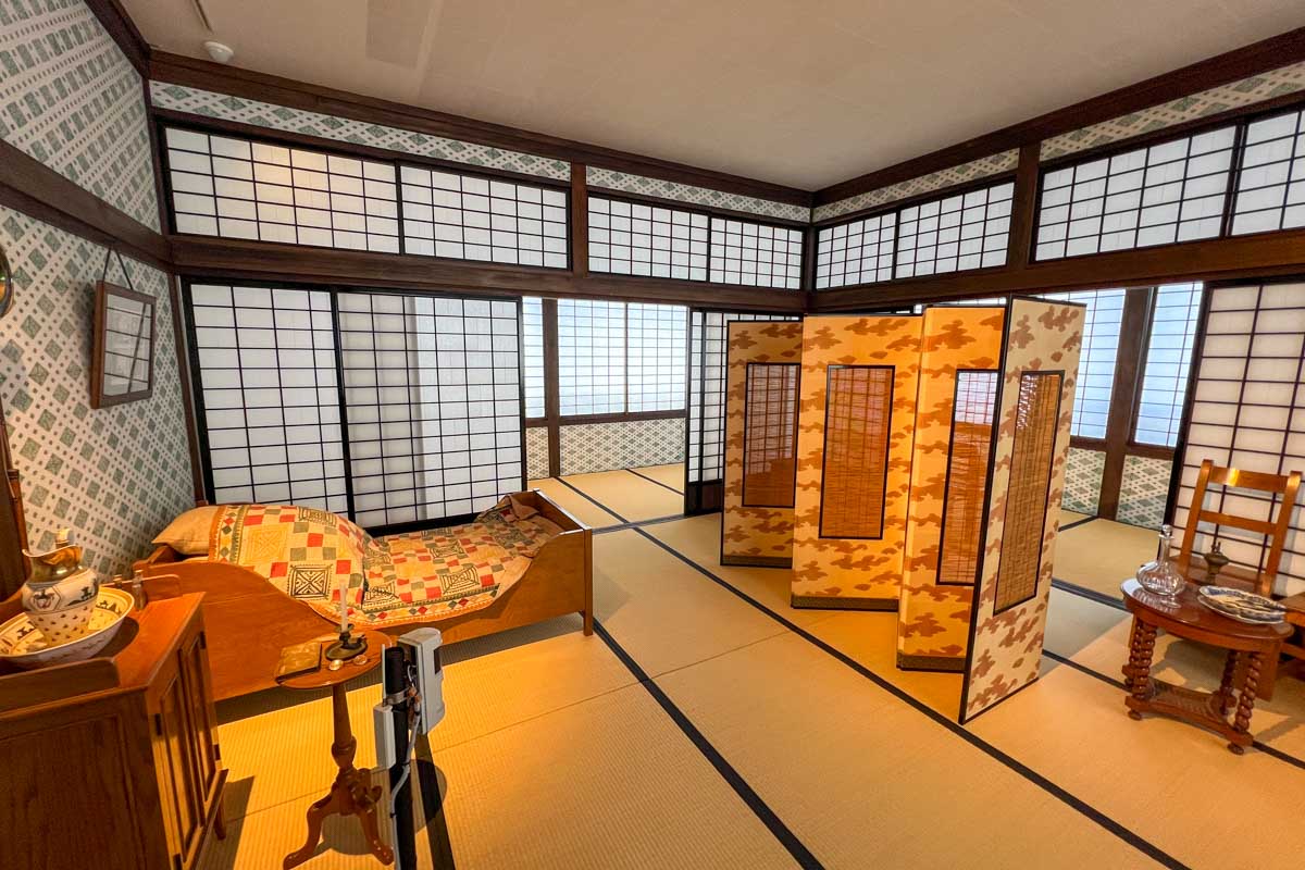 和洋折衷された当時の商人の住まいも再現されています