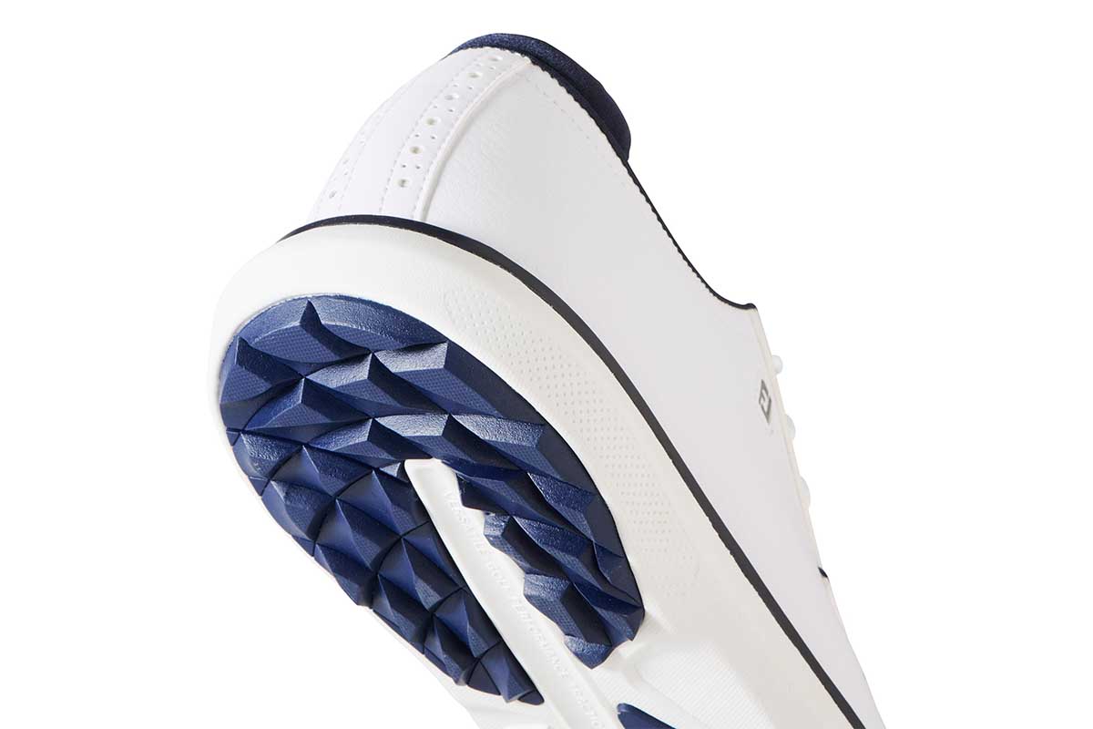 フットジョイ　FJ トラディションズ スパイクレス　ホワイト