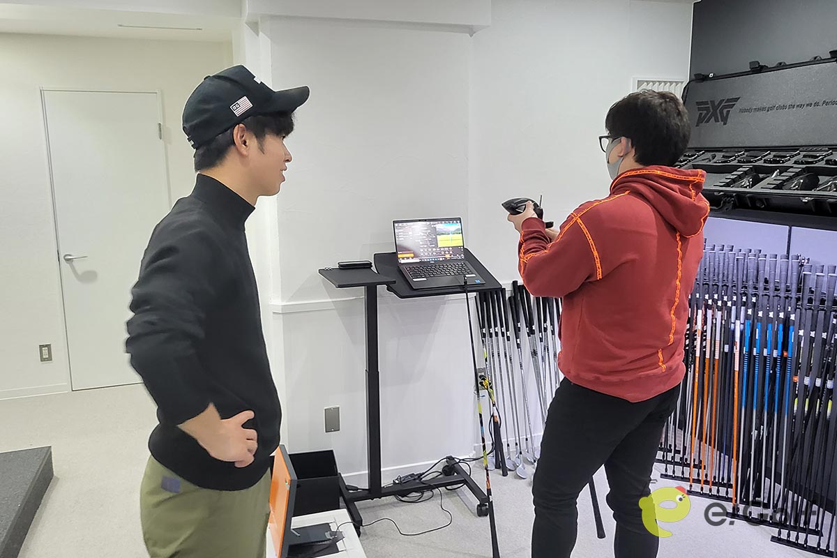 シャフトを替えたり、ヘッドに装着するウェイトを交換したりと細かな調整をしながら、最適なクラブを探していくのがPXGのフィッティング