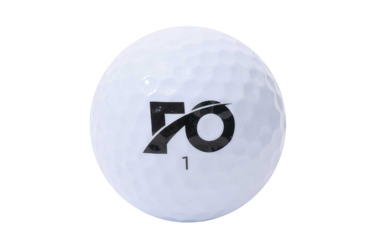 「STANDARD ゴルフボール」 1箱12個入り 1500円（税込み） 現在発売中