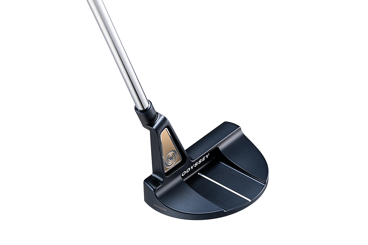 「Ai-ONE MILLED TRI-BEAMパター」ヘッドの前後長がやや長めのマレットである「SIX T」