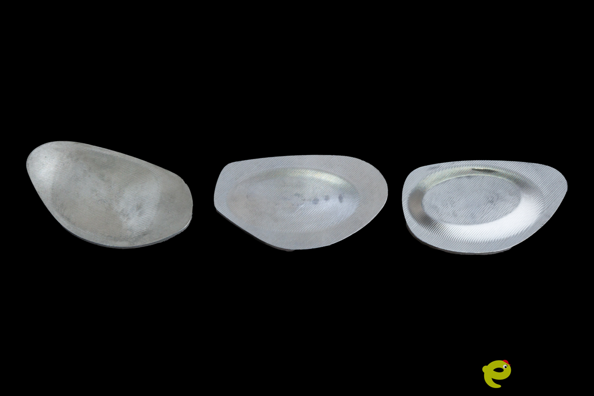 左からRMX VD／R、VD／M、「VD／X」。フェース裏の肉厚設計がうかがえる[写真：山上忠]