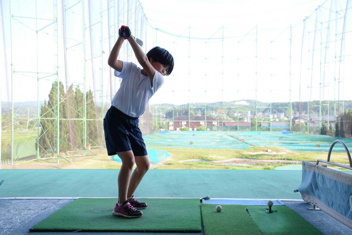 ゴルフは始めた年齢は若いほど上達が早い傾向がある　写真:AC
