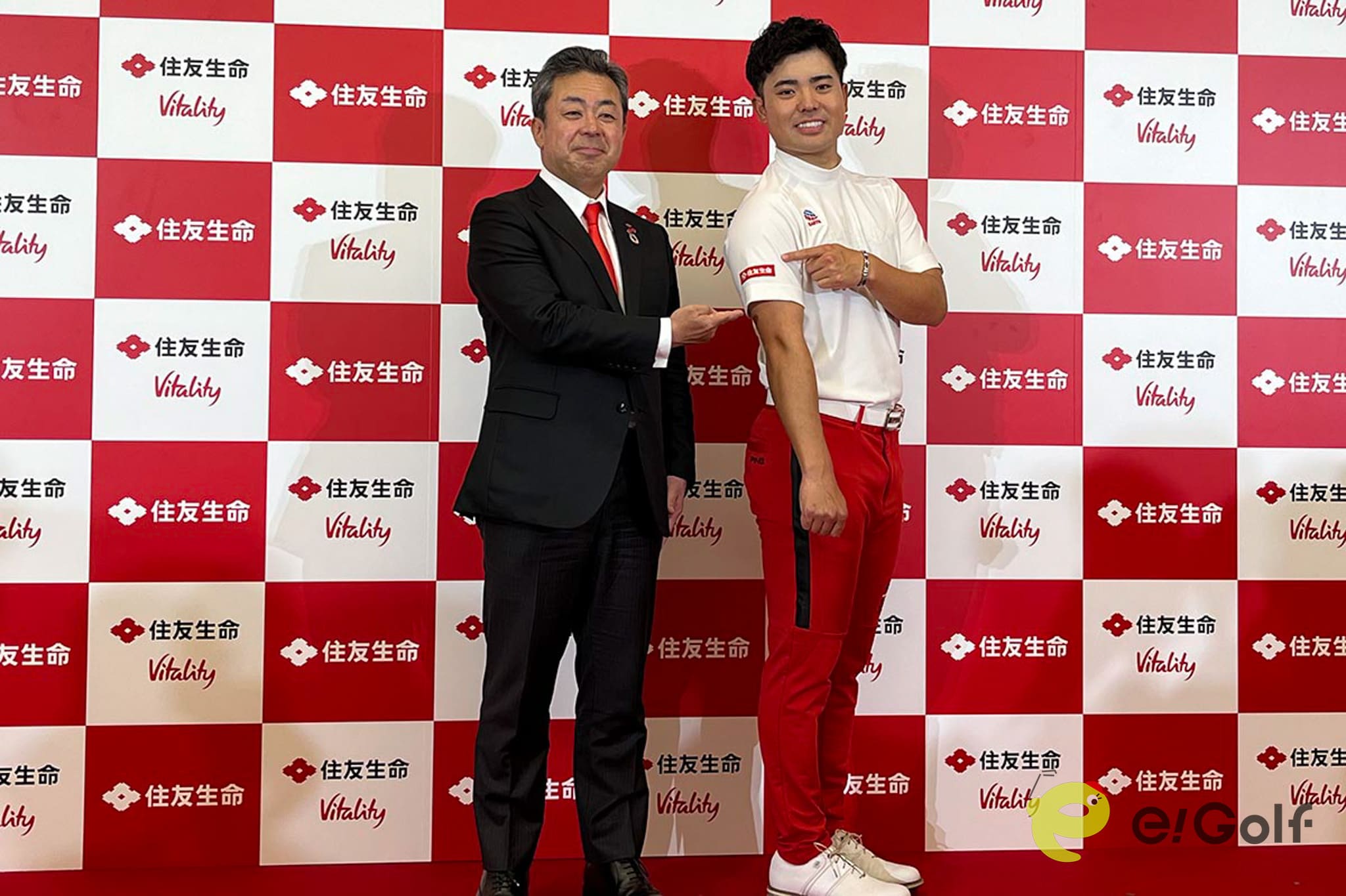 会見に登壇した高田幸徳社長（左）と蝉川泰果（右）