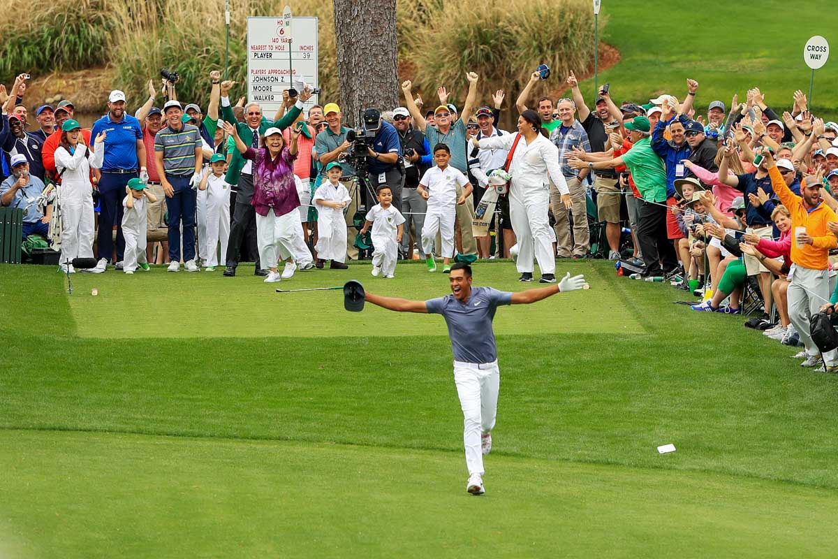 2018年のパー3コンテストでホールインワンを決めたトニー・フィナウは走って喜びましたが…　写真：Getty Images