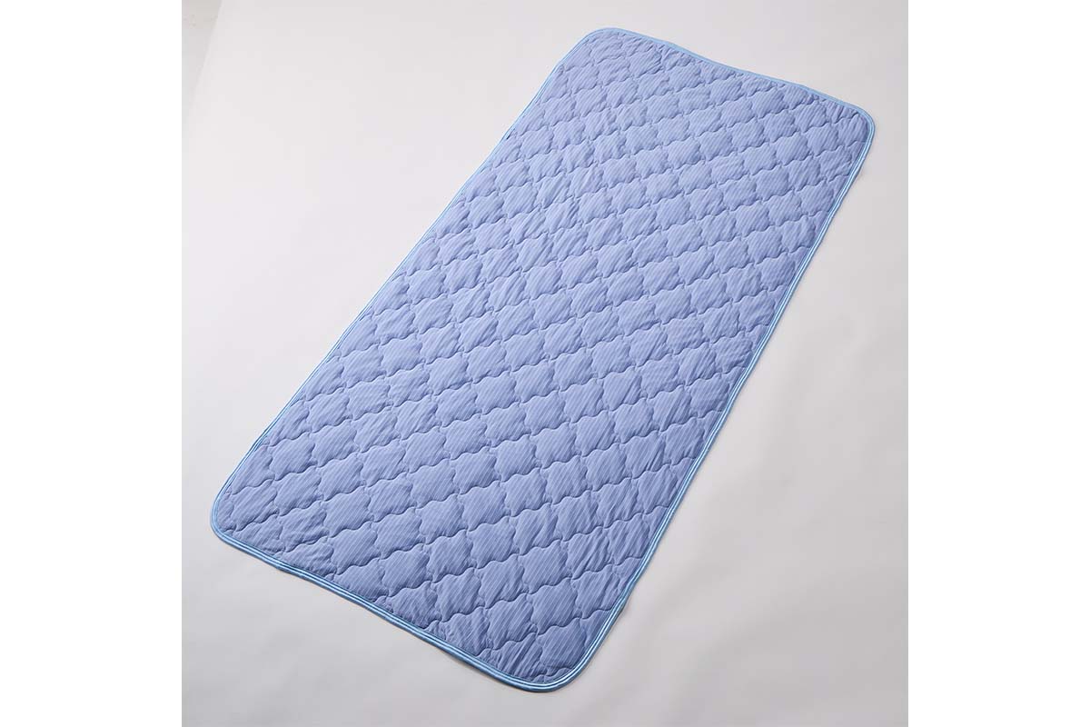 「冷感敷きパッド」ワークマン