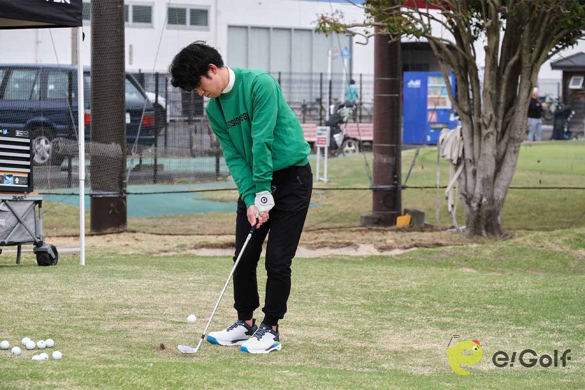 フォーティーンのウェッジをフィッティングするルイゴルフさん