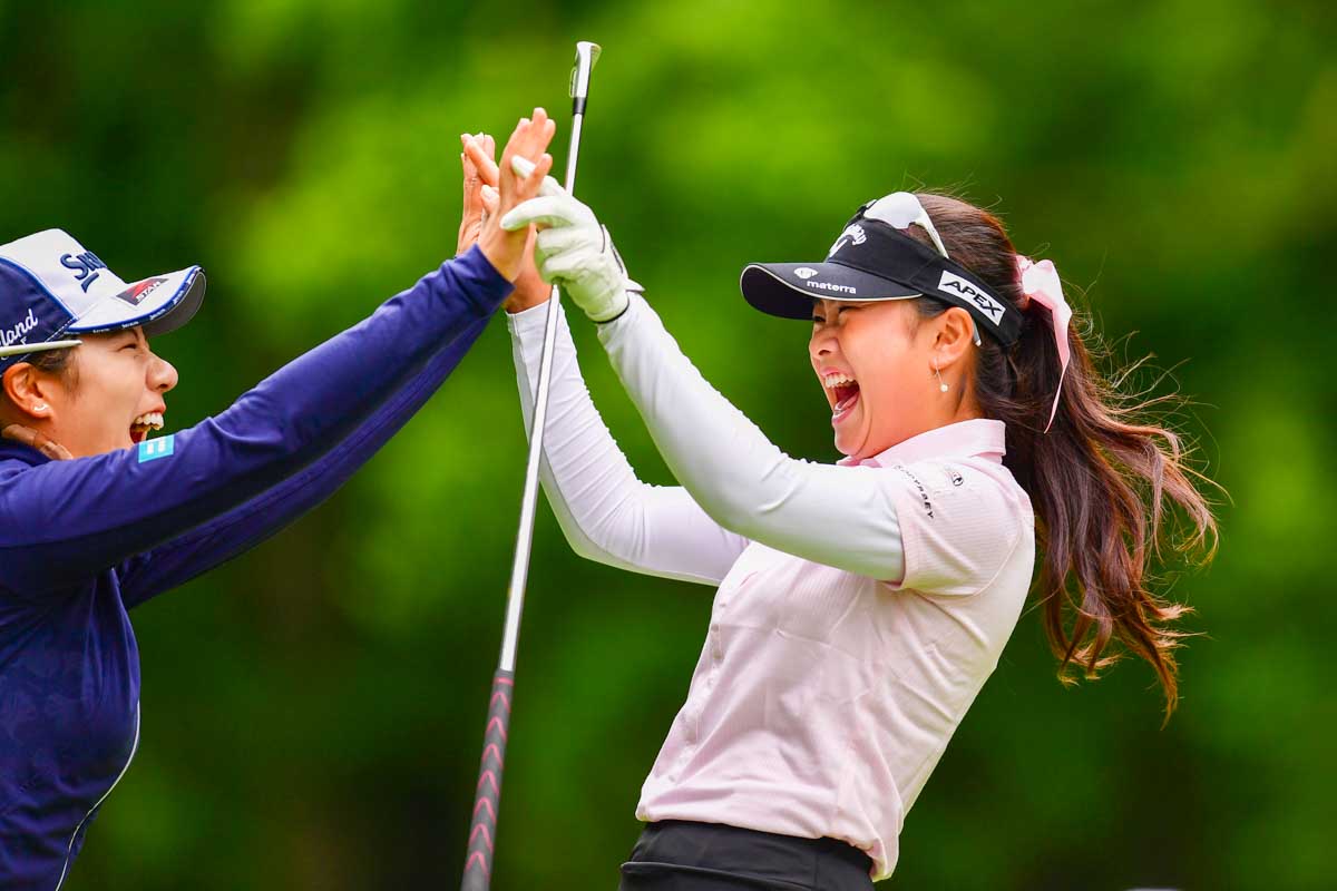 2019年ニッポンハムレディスクラシック初日11番ホールでホールインワンの河本結　写真：Getty Images