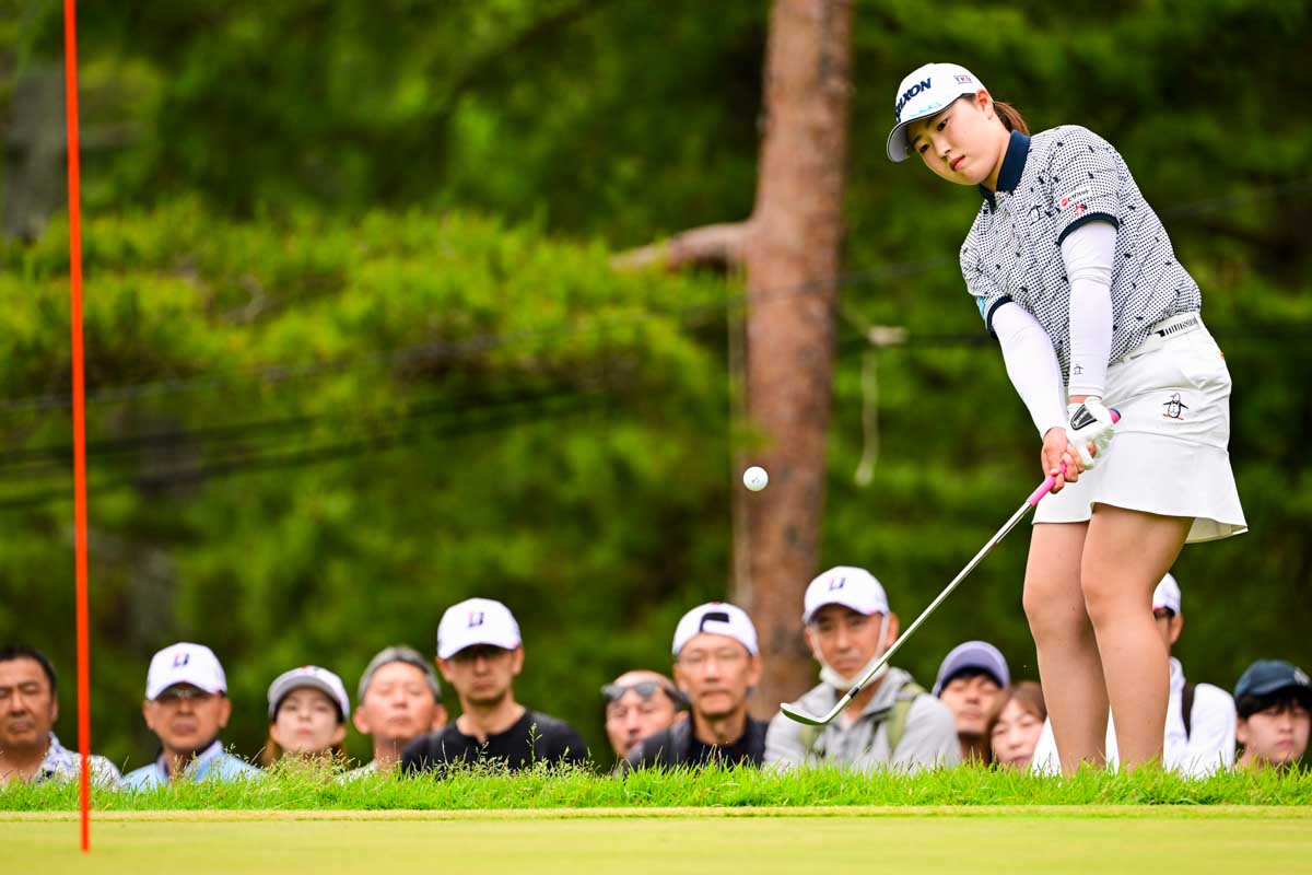ブリヂストンレディス最終日の1番でいきなりチップインバーディーを決め、勢いに乗った竹田麗央　写真：Getty Images