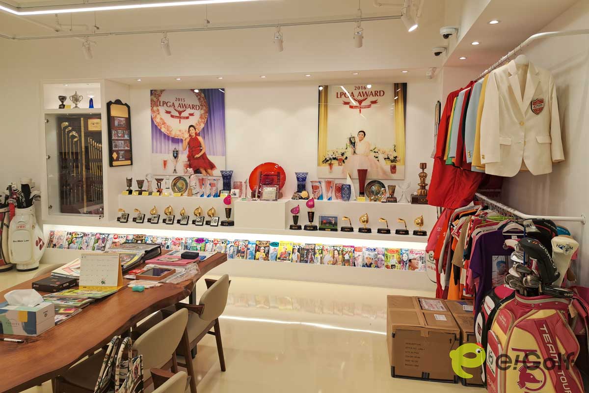 イ・ボミが取材に応じてくれた事務所の様子