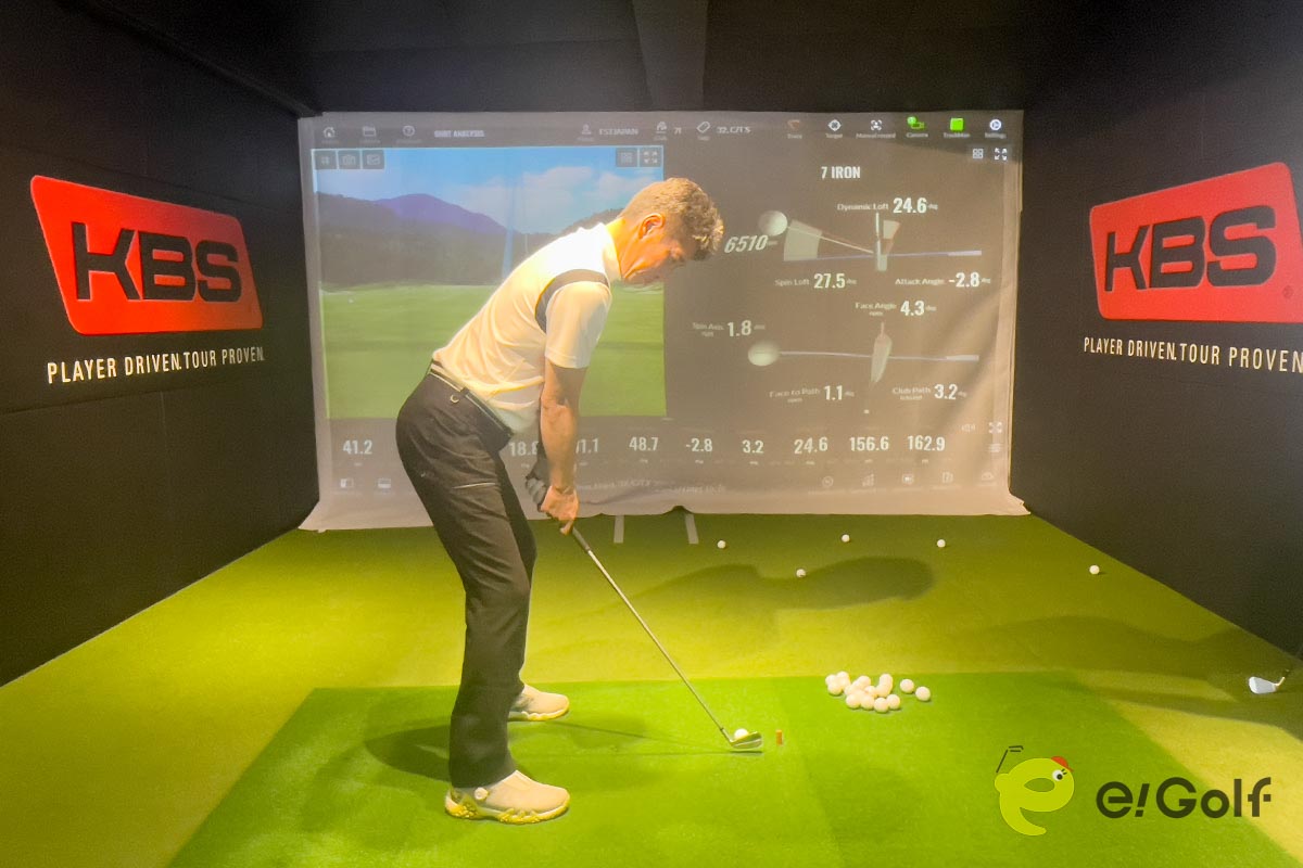 「KBS GOLF EXPERIENCE TOKYO」でのフィッティングの様子