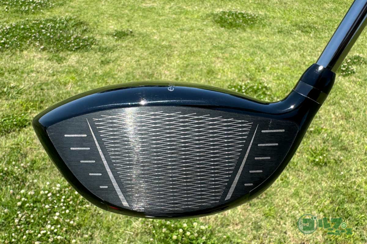 打音は高めの「カキーン」という音だが、打感は決して硬くなく適度な弾き感がある