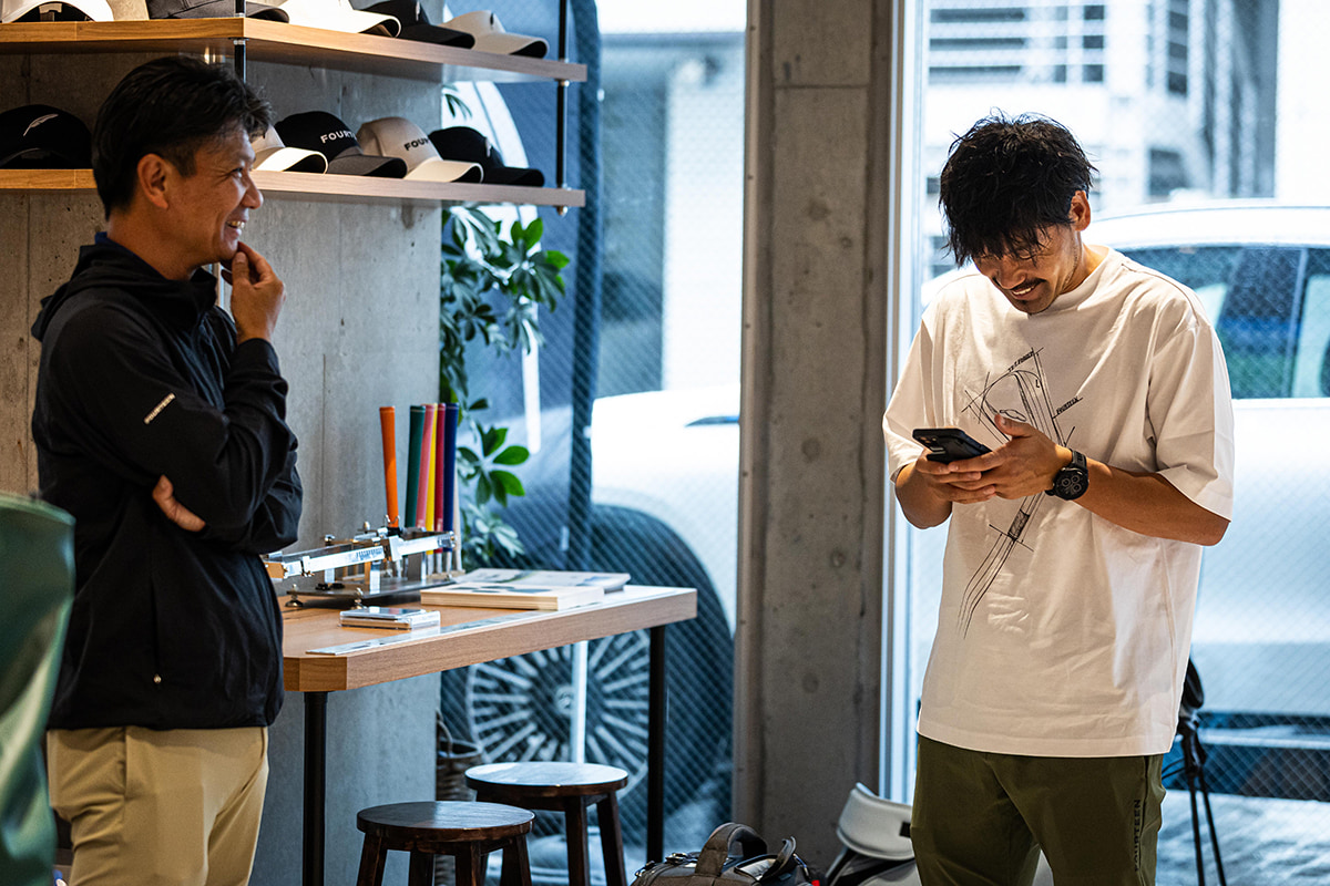 ゴルフはいかに自分に合ったクラブを使うかがとても大事だと聞いて、今はクラブを信じてプレーしているという[写真：角田慎太郎]