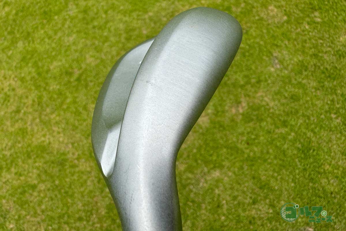 タンクソールと呼ばれる独特なソール形状をしている