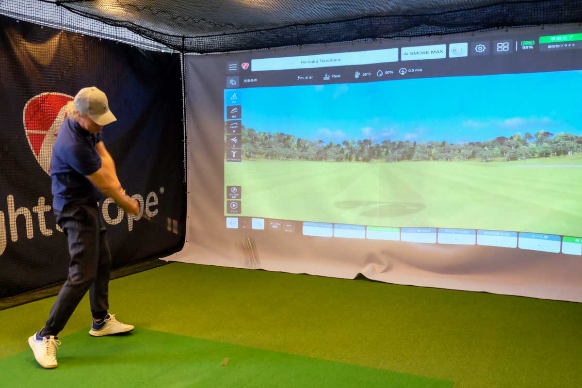 曲がり幅、スピン量の安定感など、ヘッド性能は甲乙つけがたい