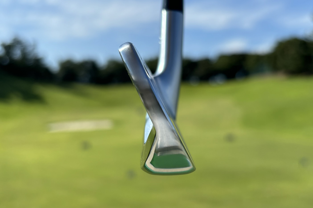 ブリヂストンの新作！軟鉄鍛造アイアン「241CB」