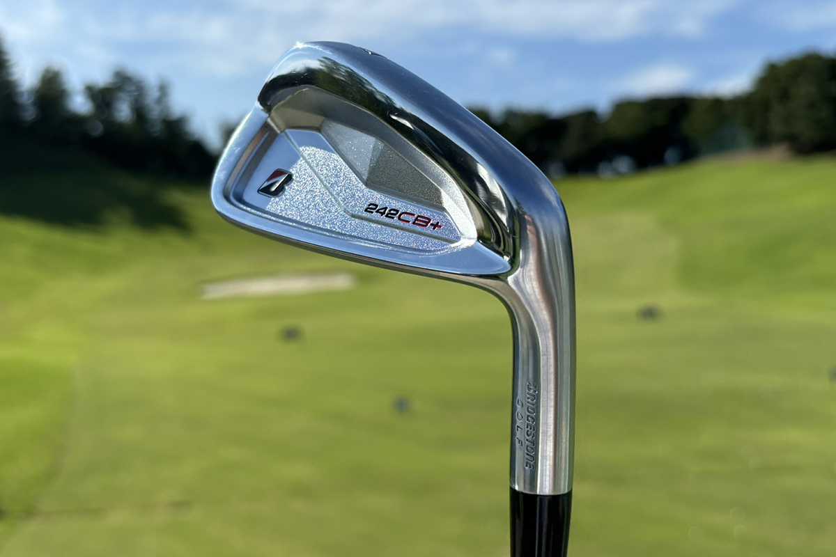 ブリヂストンの新作！軟鉄鍛造アイアン「242CB＋」