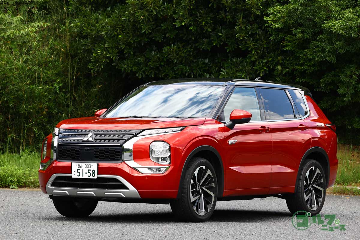 片側12個のLEDライトを使ったヘッドライトが印象的なフロントマスク