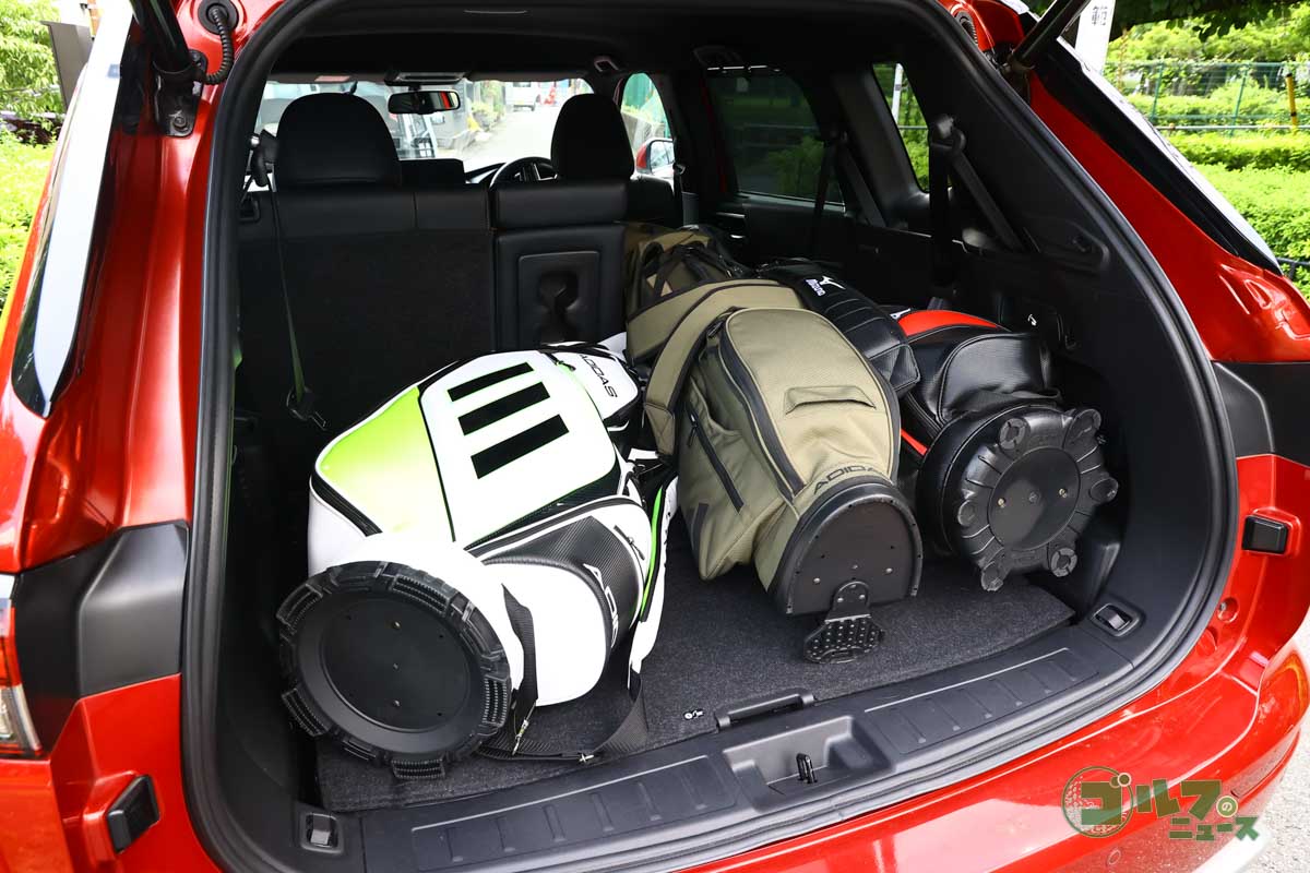 バッグだけなら4個搭載は可能だが、3人3バッグがベスト