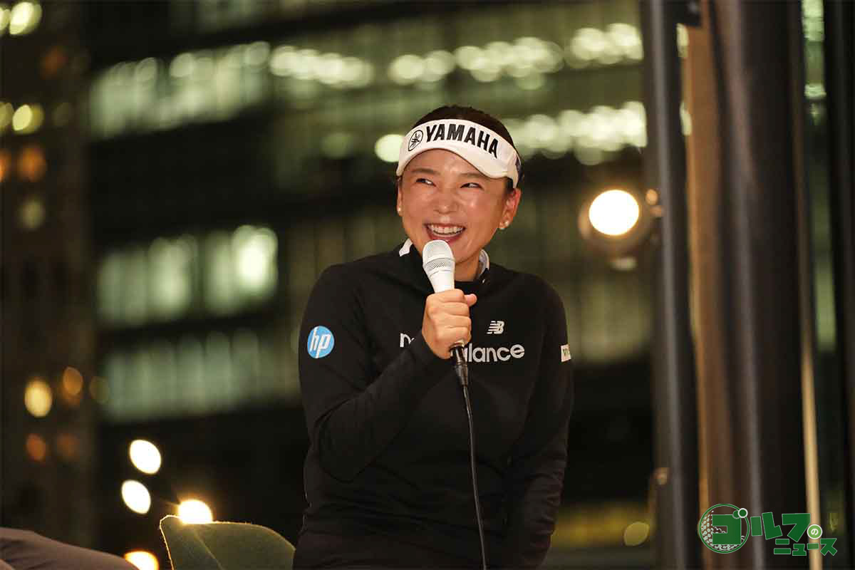 初日のトークショーに参加した有村智恵