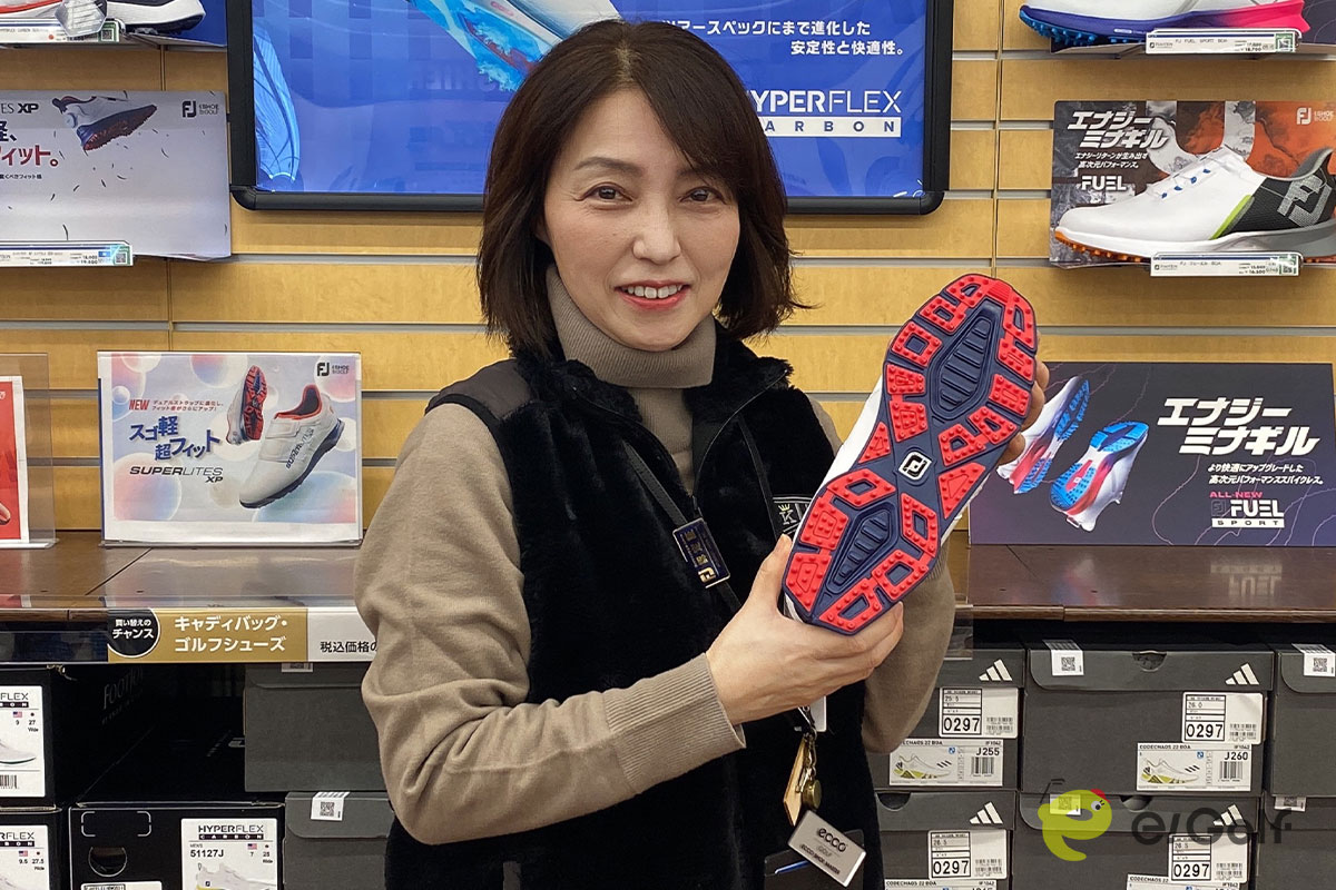 ゴルフ5 大治店のフットジョイ フィッティングエキスパート、吉川由香さん