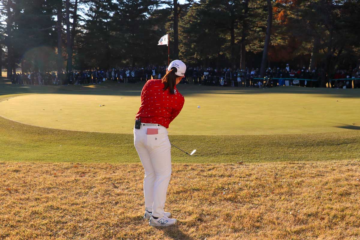 竹田麗央のアプローチが優勝を決めるショットに　写真：清流舎