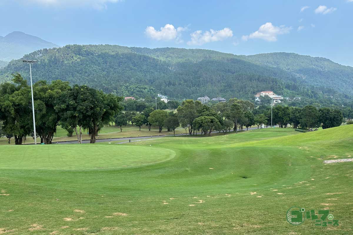 「タムダオゴルフ＆リゾート」　ハノイ周辺では珍しいアップダウンが楽しめるレイアウトの18ホール。ナイターも完備していて夕方以降も楽しめる