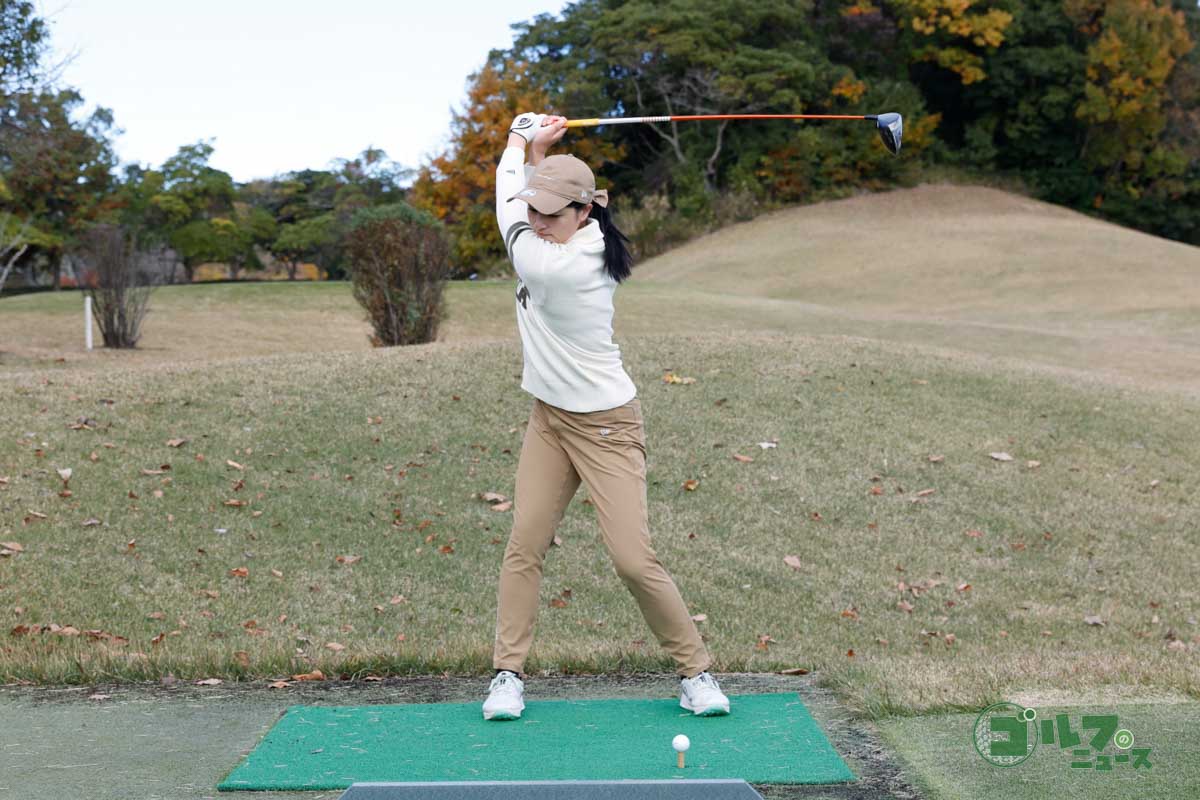 スイングアークを大きくすることで、自分が出せる最大飛距離を実現できる