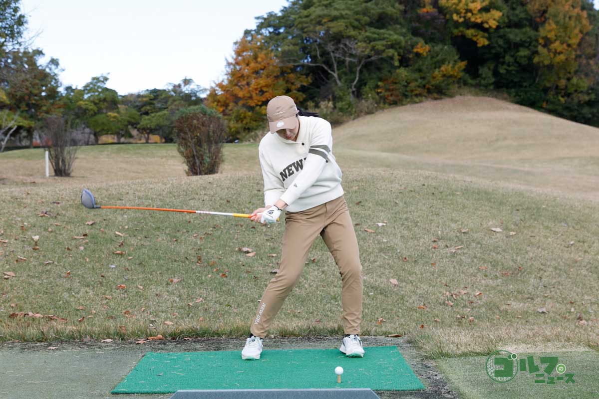 スイングアークを大きくすることで、自分が出せる最大飛距離を実現できる