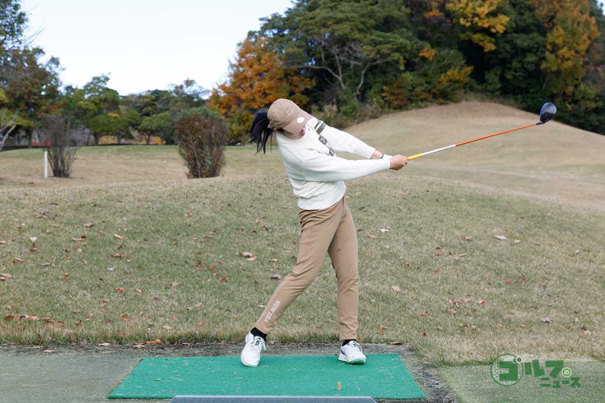スイングアークを大きくすることで、自分が出せる最大飛距離を実現できる