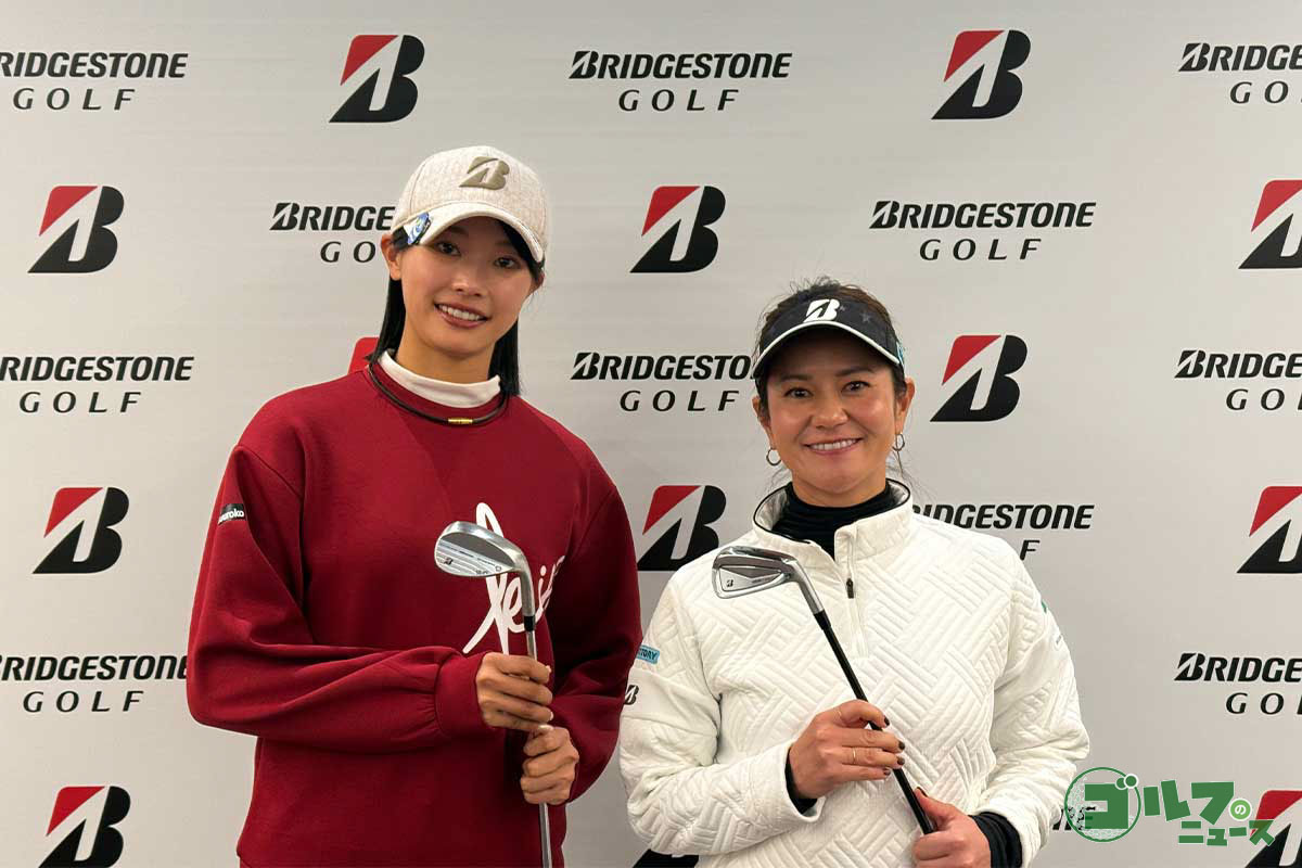 川崎志穂（左）と宮里藍（右）