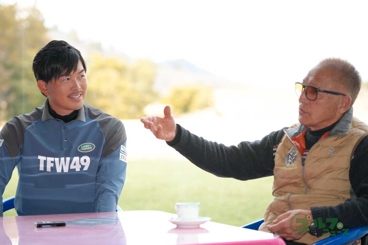 恩師である石井監督を前に最初は緊張した面持ちだった大西翔太だったが、対談が進むにつれて両者ともにリラックスしたムードに