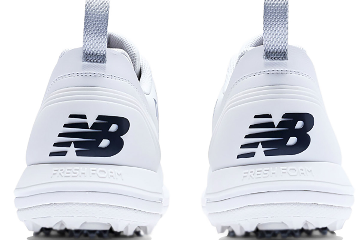 ニューバランス「Fresh Foam X 2500v4」　商品名：UG2500　カラー：C4（WHITE/GOLD）　ウイズ/サイズ：2E/22.5～30.0、31.0センチ　価格：オープン