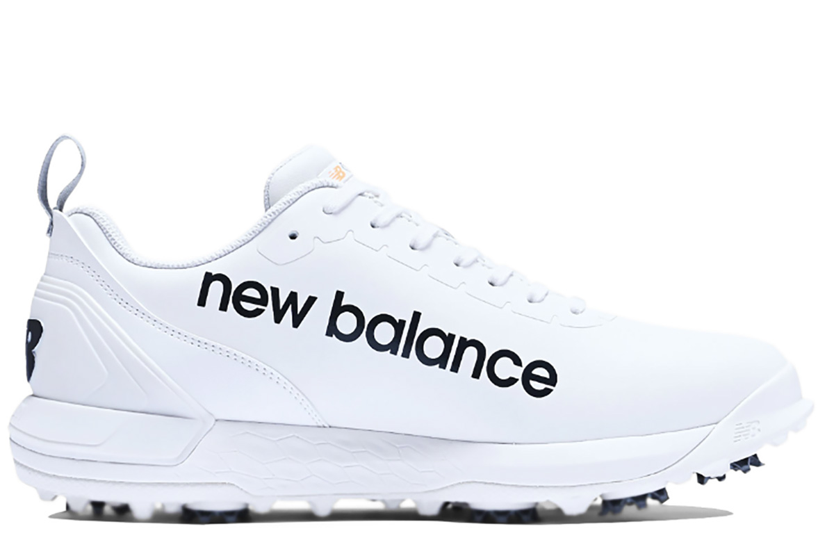 ニューバランス「Fresh Foam X 2500v4」　商品名：UG2500　カラー：C4（WHITE/GOLD）　ウイズ/サイズ：2E/22.5～30.0、31.0センチ　価格：オープン