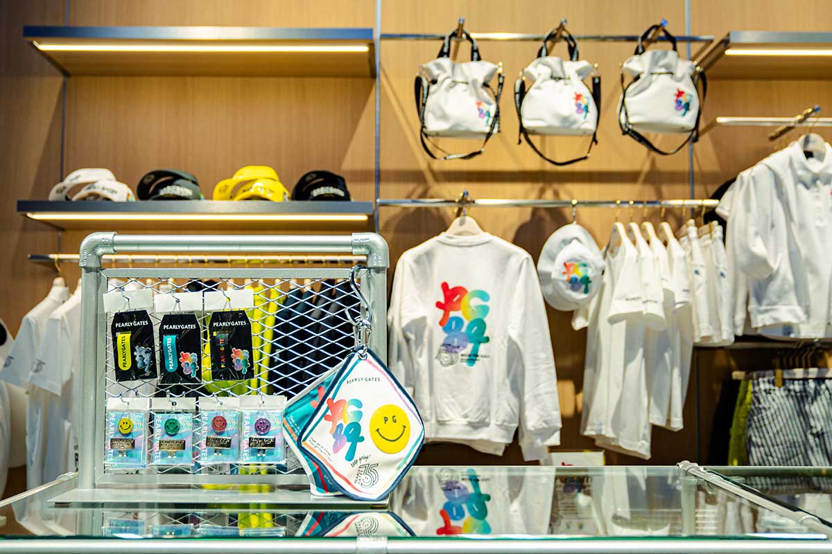 「ザ パーリーゲイツ フラッグ」店内写真