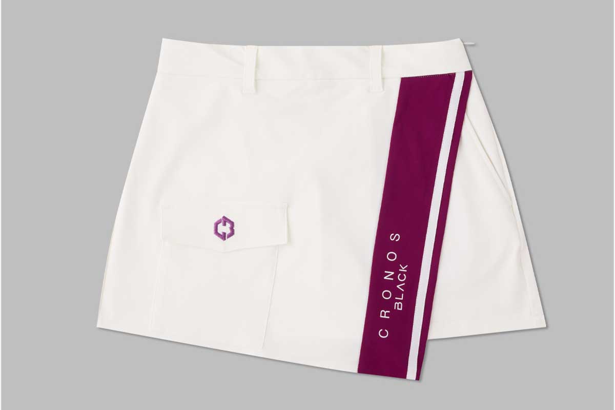 CULOTTE SKIRT 　WHITE×PURPLE 　1万7600円（税込み） 