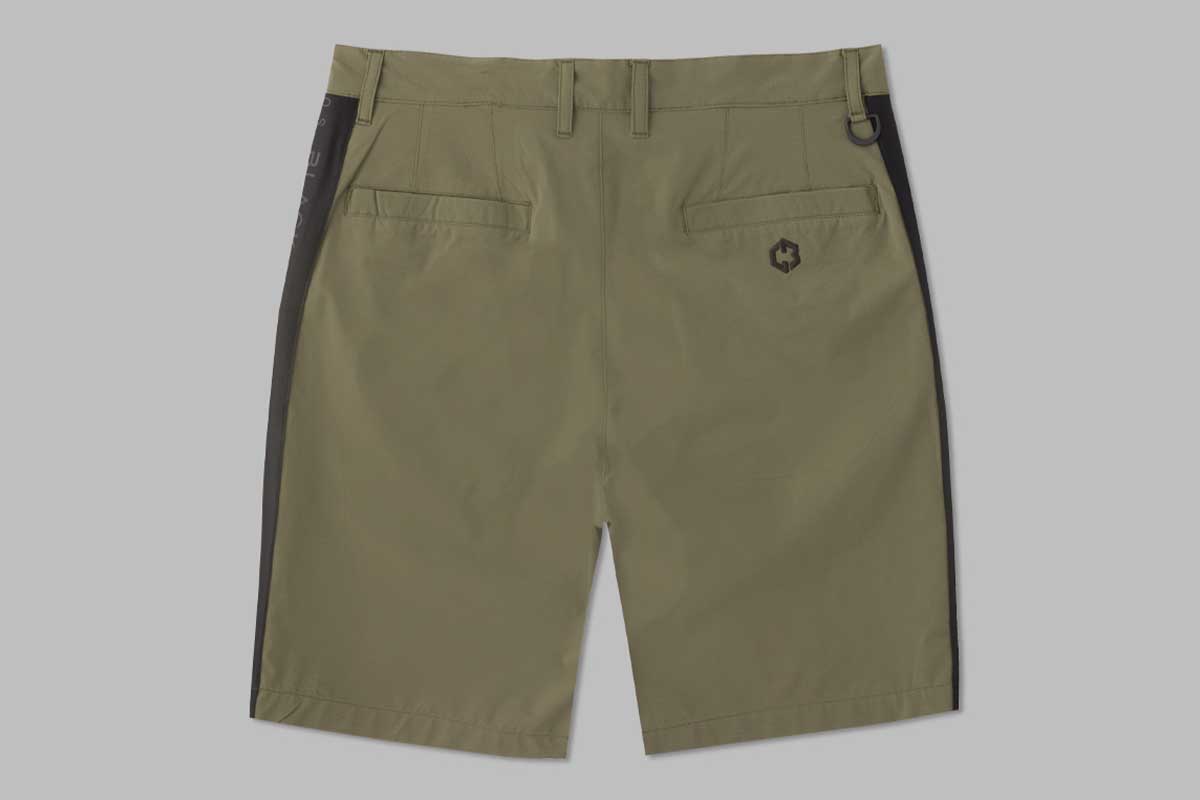 SIDE STRIPE SHORT PANTS　KHAKI　2万2000円（税込み）