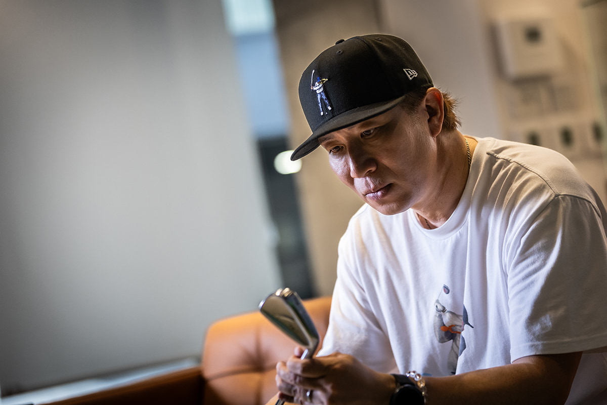 野球では「バットに自分を合わせてきた」という多村さんが、ゴルフではクラブを自分に合わせることでどんな変化が生まれるのか。見た目の良さも重視する多村さんにとって「TB-7」との出合いはさらなる進化への大きな足掛かりになりそう。「しっかり振っていける」という言葉に、期待せずにはいられない[写真：角田慎太郎]