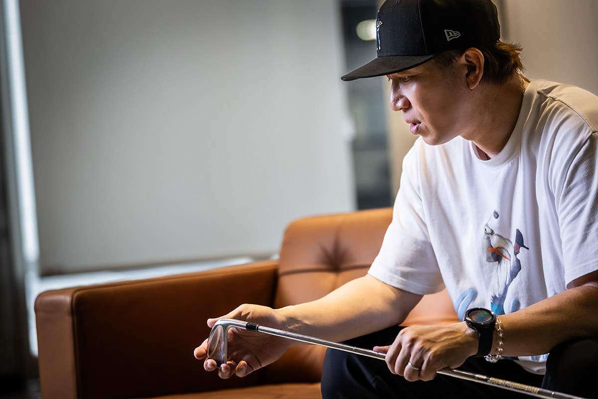 野球では「バットに自分を合わせてきた」という多村さんが、ゴルフではクラブを自分に合わせることでどんな変化が生まれるのか。見た目の良さも重視する多村さんにとって「TB-7」との出合いはさらなる進化への大きな足掛かりになりそう。「しっかり振っていける」という言葉に、期待せずにはいられない[写真：角田慎太郎]