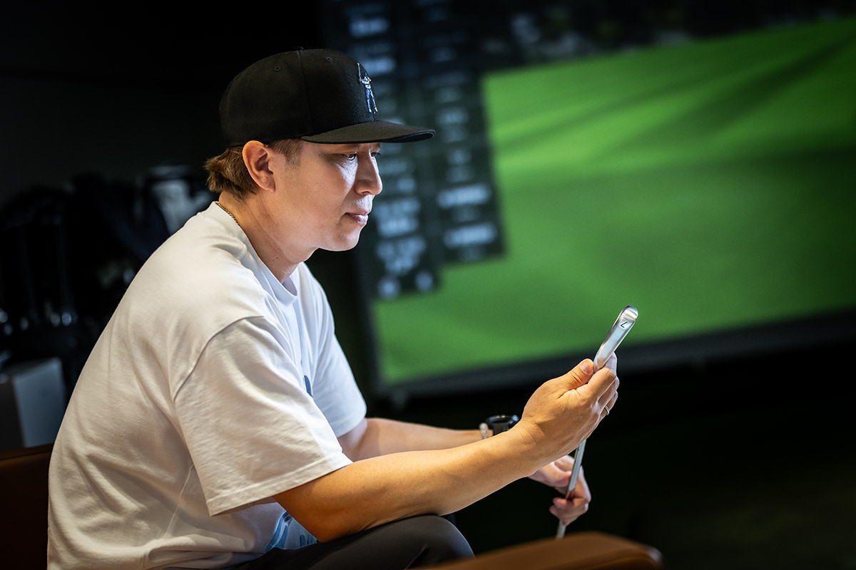 野球では「バットに自分を合わせてきた」という多村さんが、ゴルフではクラブを自分に合わせることでどんな変化が生まれるのか。見た目の良さも重視する多村さんにとって「TB-7」との出合いはさらなる進化への大きな足掛かりになりそう。「しっかり振っていける」という言葉に、期待せずにはいられない[写真：角田慎太郎]