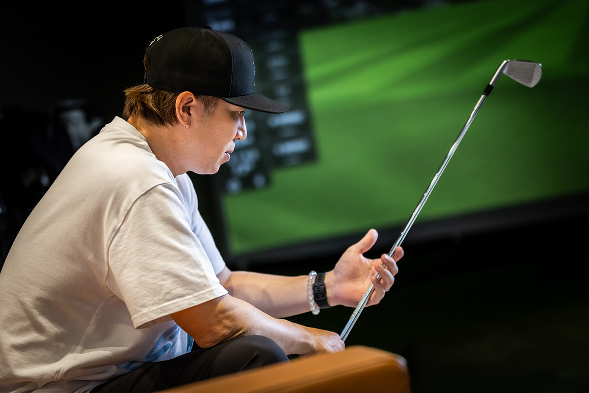 野球では「バットに自分を合わせてきた」という多村さんが、ゴルフではクラブを自分に合わせることでどんな変化が生まれるのか。見た目の良さも重視する多村さんにとって「TB-7」との出合いはさらなる進化への大きな足掛かりになりそう。「しっかり振っていける」という言葉に、期待せずにはいられない[写真：角田慎太郎]