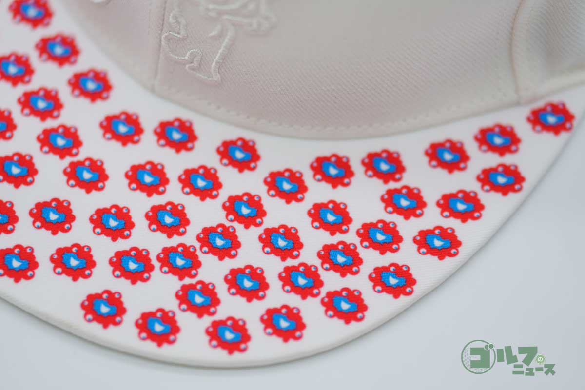 ミャクミャクフラットブリムキャップ（6600円、税込み）　（C）Expo 2025