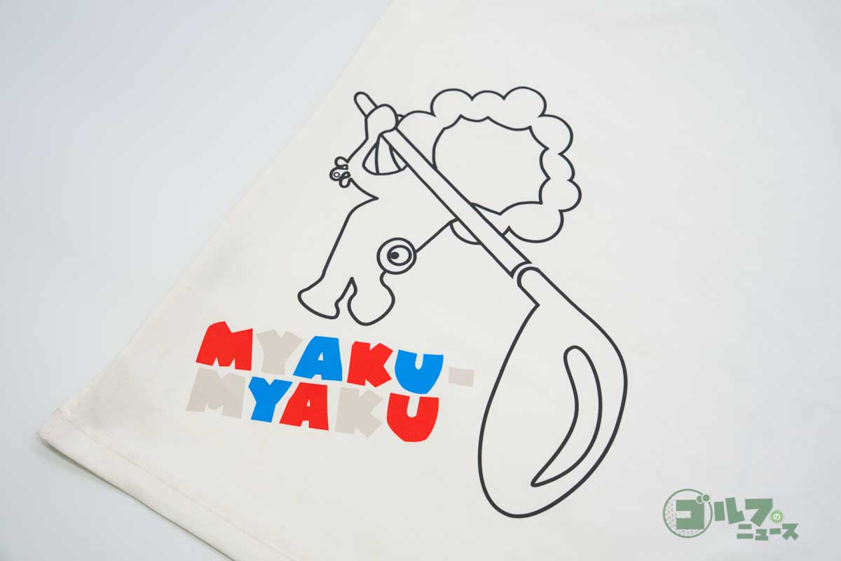 ミャクミャクスイング半袖シャツ（1万4300円、税込み）　（C）Expo 2025