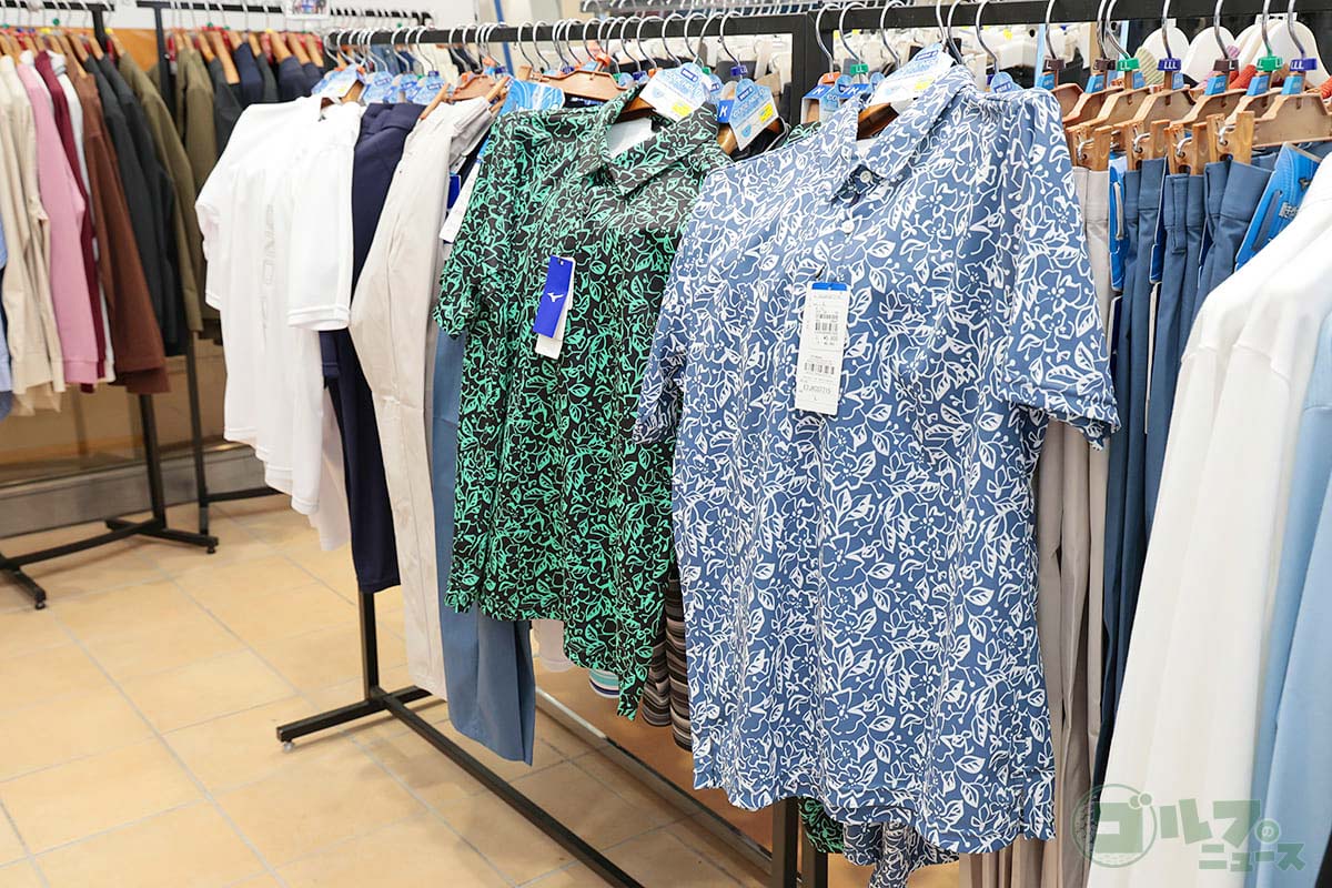 ポロシャツも、「クールホールド」による冷感機能やサラッとした生地のおかげで、汗がベタつくこともなく快適とのこと