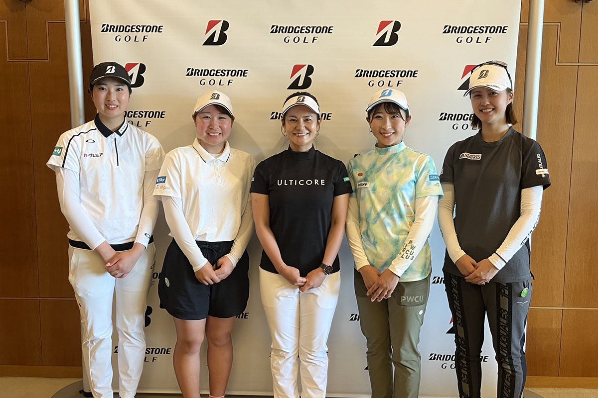 （左から）福田萌維、荒木優奈、宮里藍、永嶋花音、與語優奈　写真：大会提供