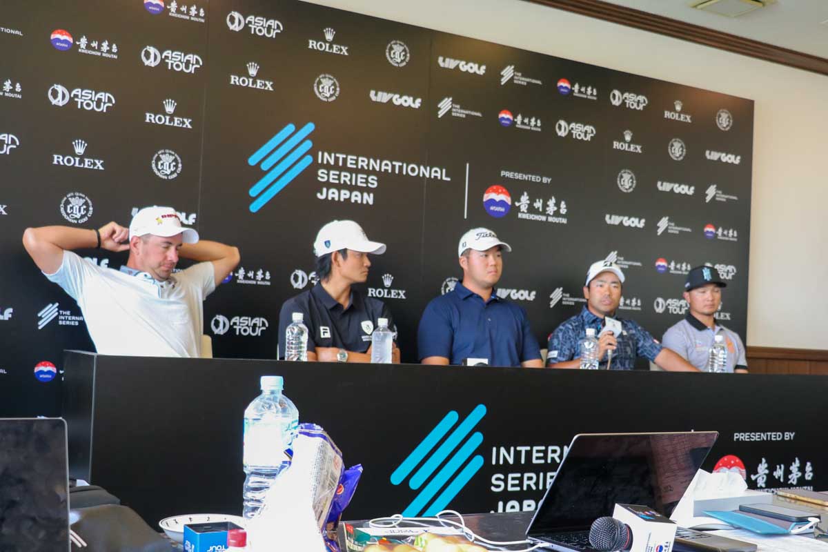 大会前日会見　左からルーカス・ハーバート、タイチ・コー、サンプソン・チェン、比嘉一貴、香妻陣一朗　写真：清流舎