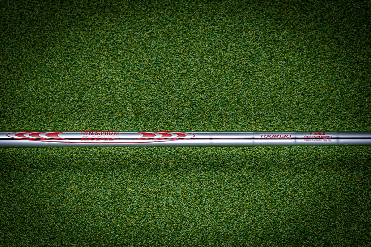 高い中間剛性のはじきでパワーに応える「N.S.PRO MODUS3 TOUR130」（2013年発売）[写真：角田慎太郎]