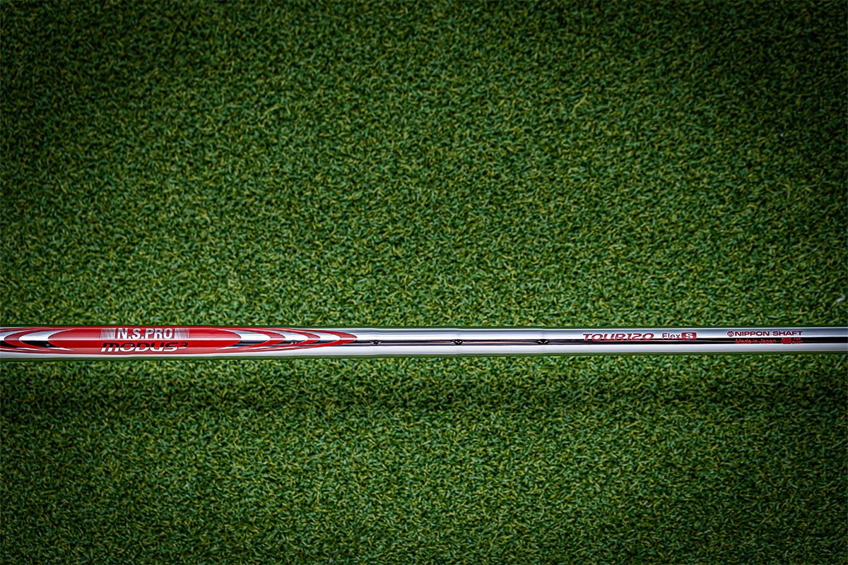 新シリーズとして発売した「N.S.PRO MODUS3 TOUR120」（2010年発売）[写真：角田慎太郎]